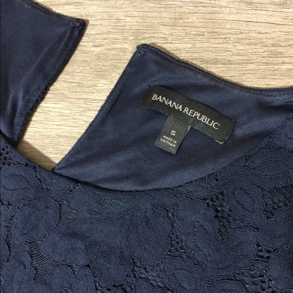 Banana Republic • Navy • Floral Lace - Picture 7 of 8